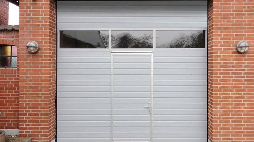 ворота с окнами в Лабинске